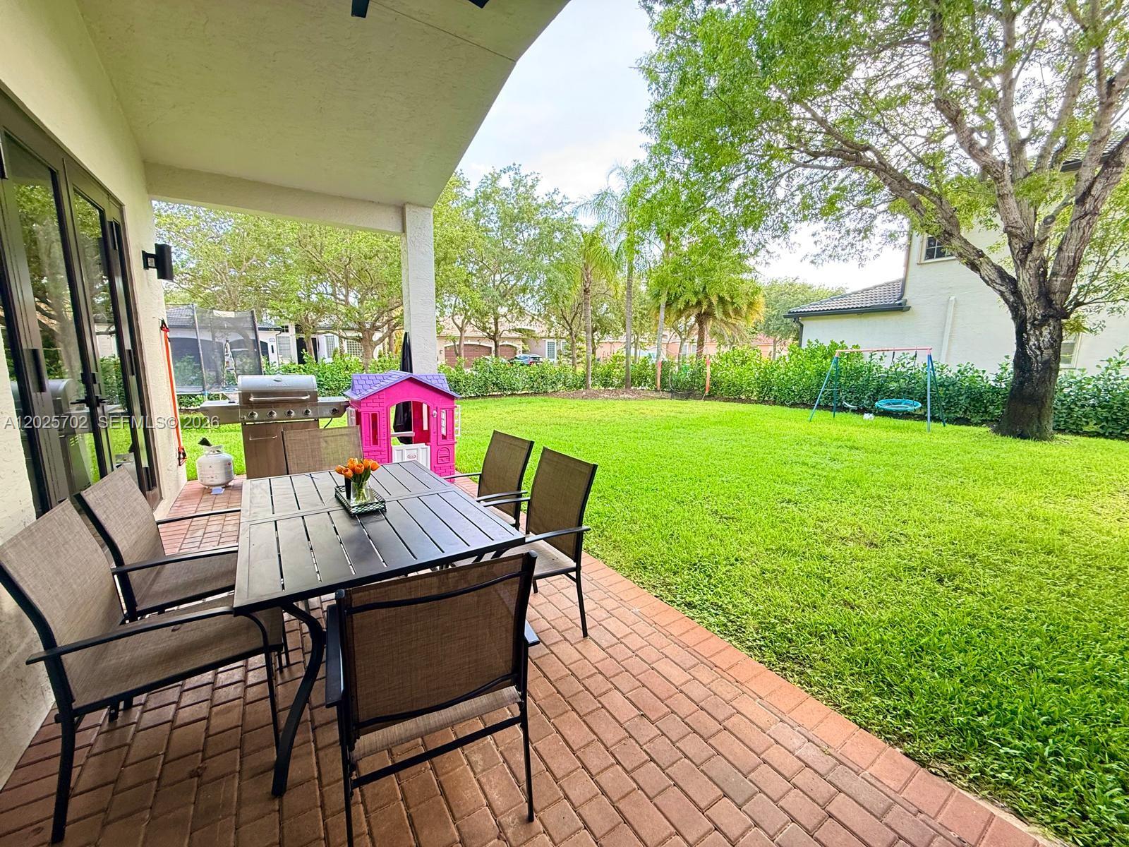 SUNSET LAKES PLAT THREE - Residential