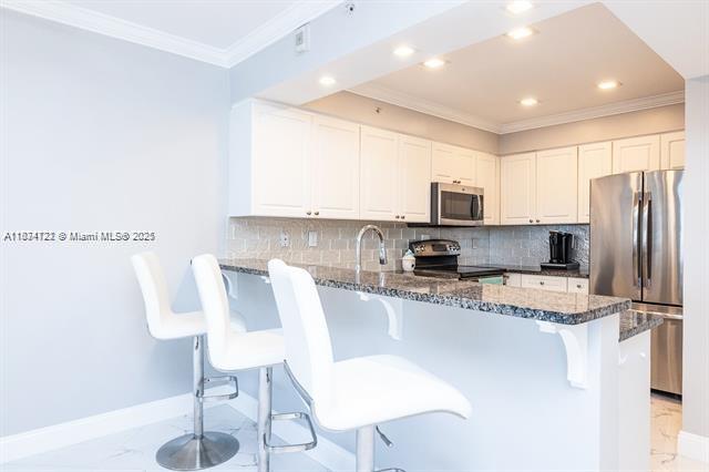 WAVE CONDO - Residential Lease