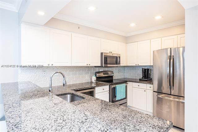 WAVE CONDO - Residential Lease