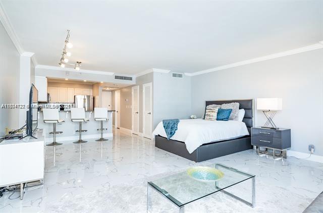 WAVE CONDO - Residential Lease