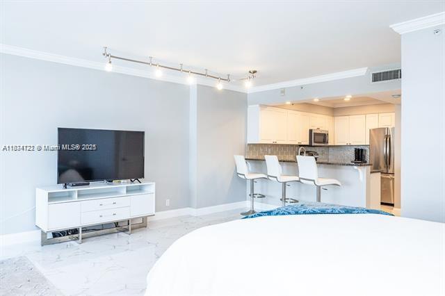 WAVE CONDO - Residential Lease