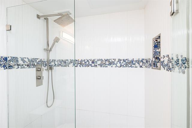 WAVE CONDO - Residential Lease