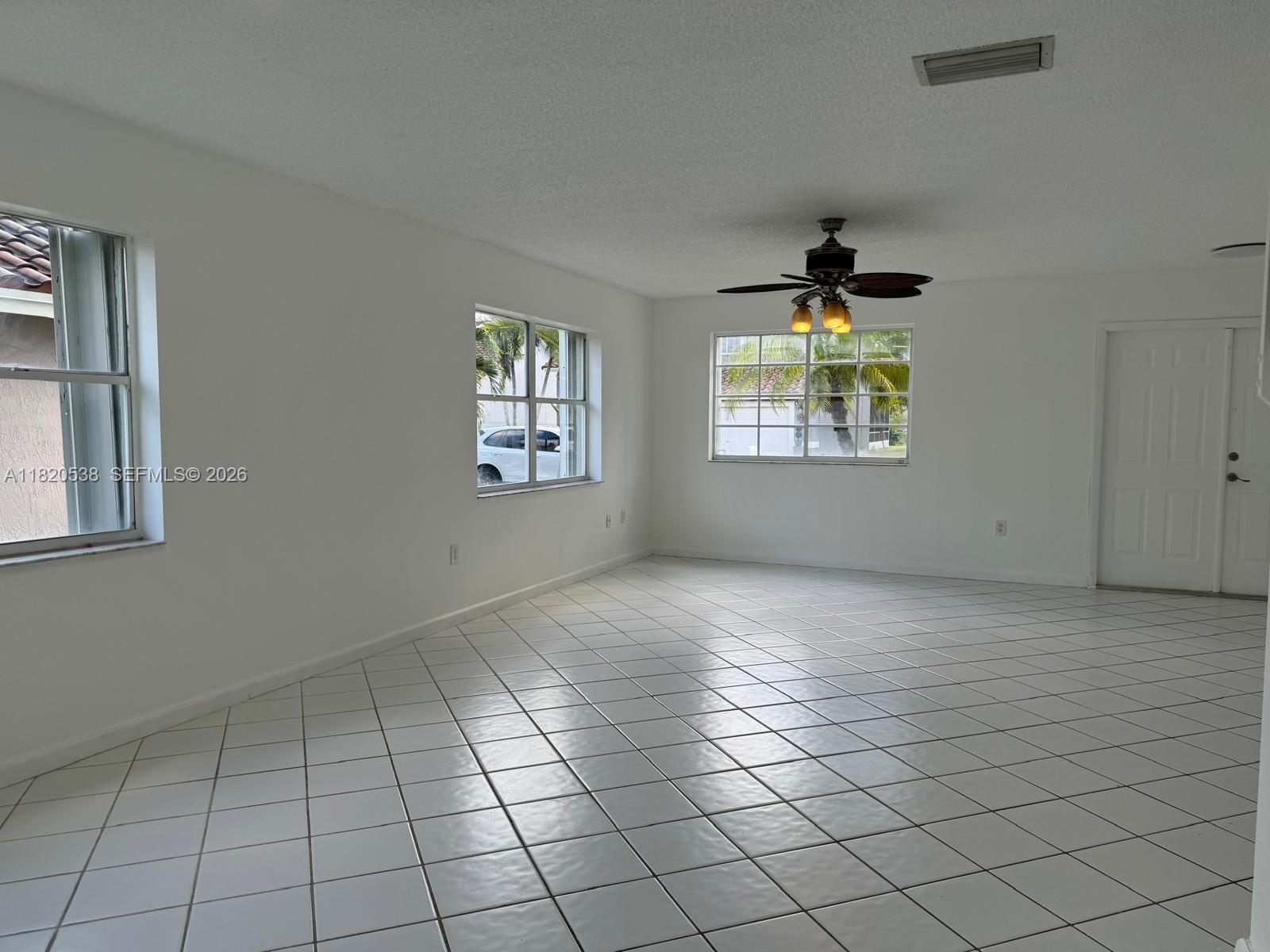 SAWGRASS ESTATES NORTH - Residential Lease