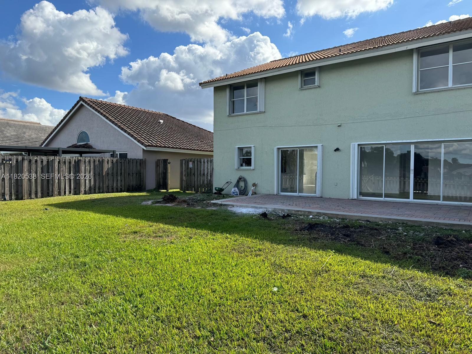 SAWGRASS ESTATES NORTH - Residential Lease