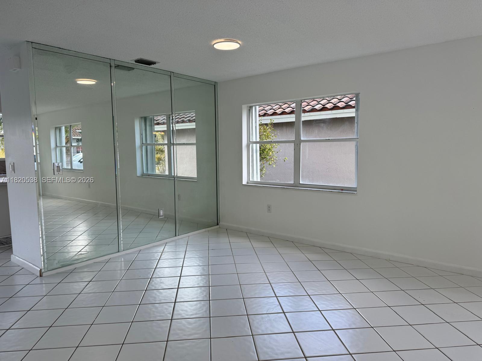 SAWGRASS ESTATES NORTH - Residential Lease