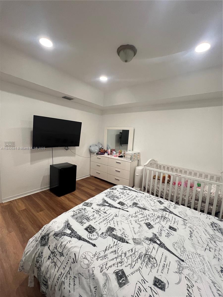 LAKES BY THE BAY JAY - Residential