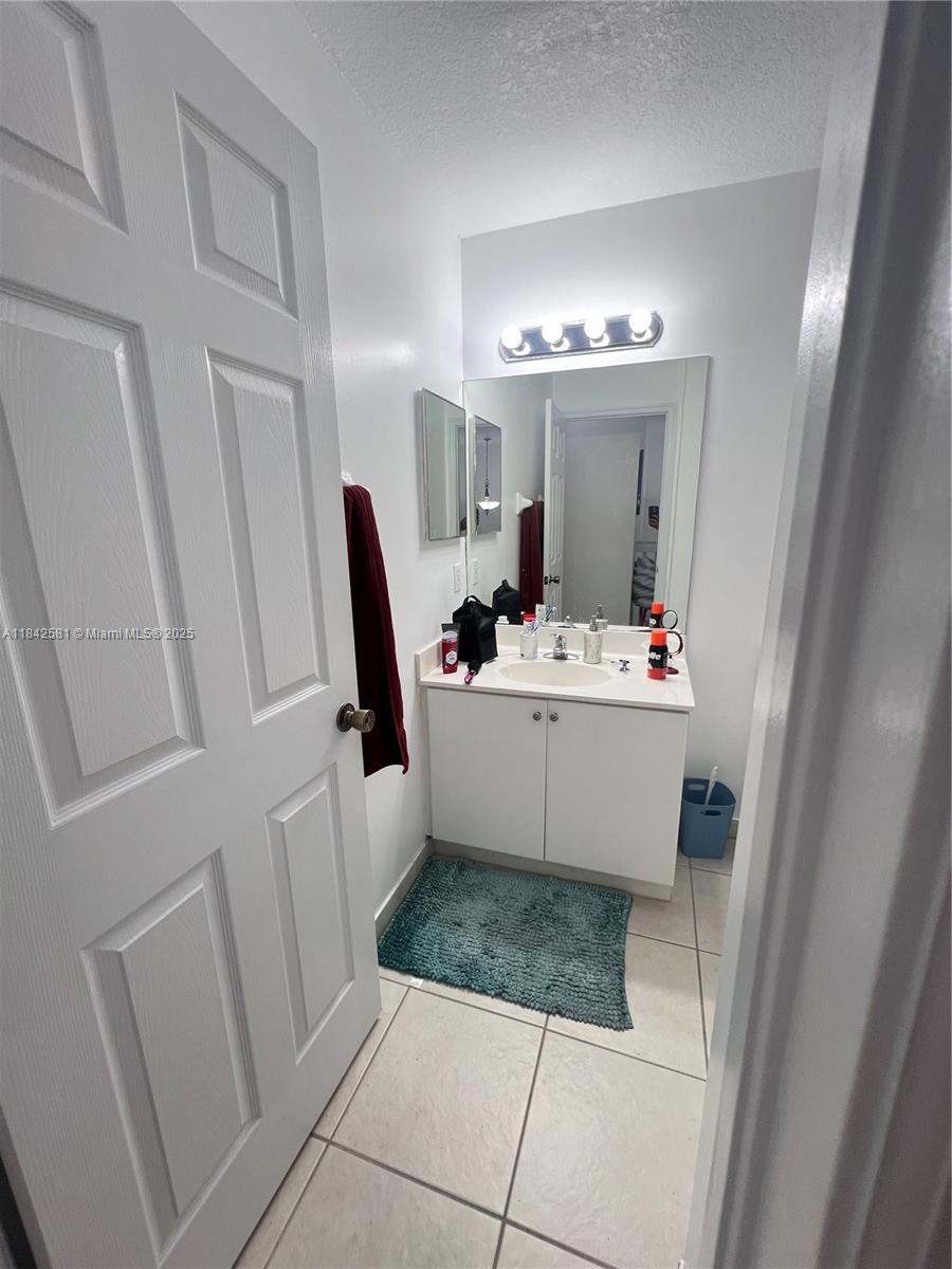 LAKES BY THE BAY JAY - Residential