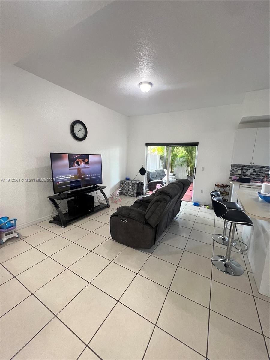 LAKES BY THE BAY JAY - Residential