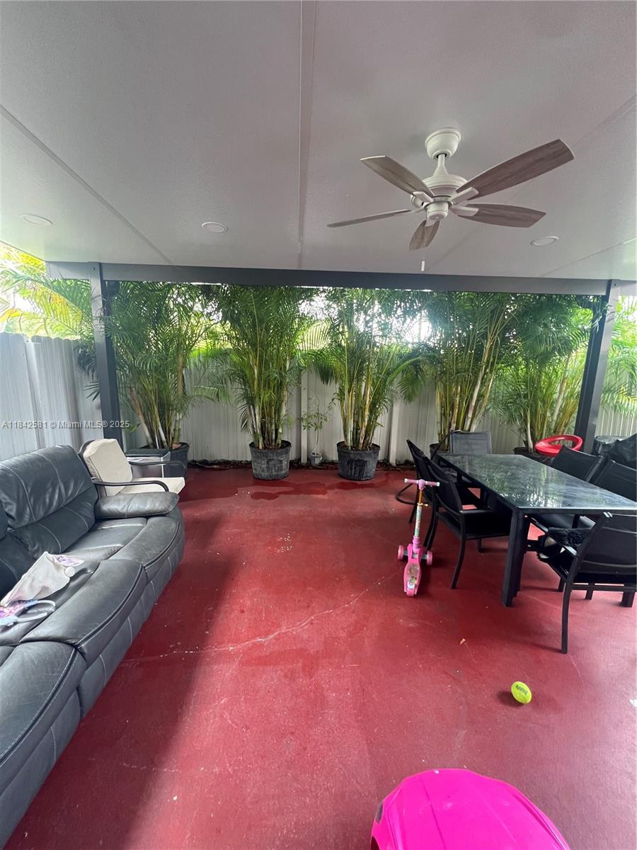 LAKES BY THE BAY JAY - Residential