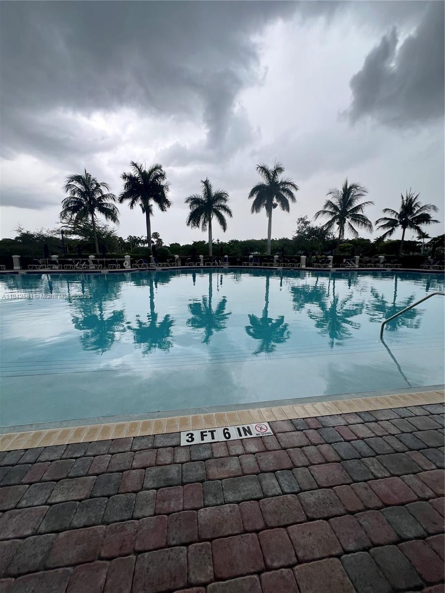 LAKES BY THE BAY JAY - Residential