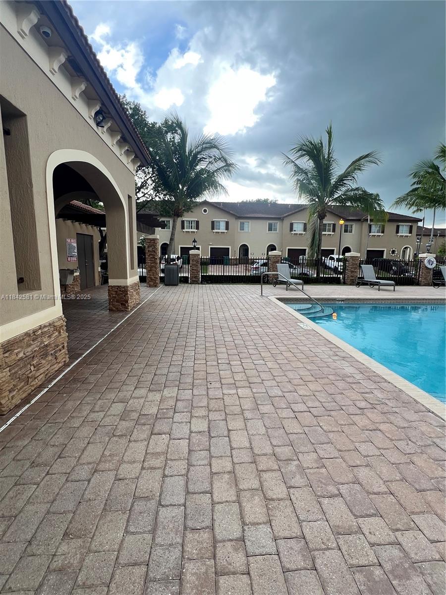 LAKES BY THE BAY JAY - Residential