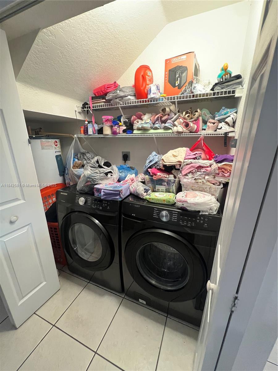 LAKES BY THE BAY JAY - Residential