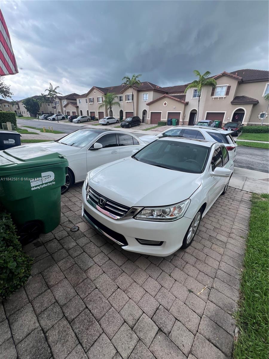 LAKES BY THE BAY JAY - Residential