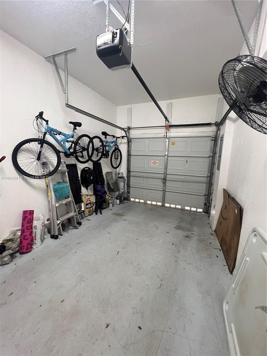 LAKES BY THE BAY JAY - Residential