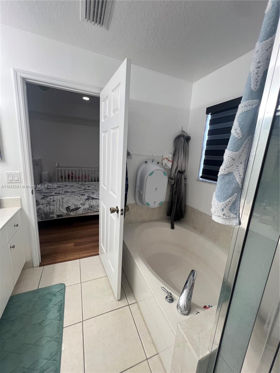 LAKES BY THE BAY JAY - Residential