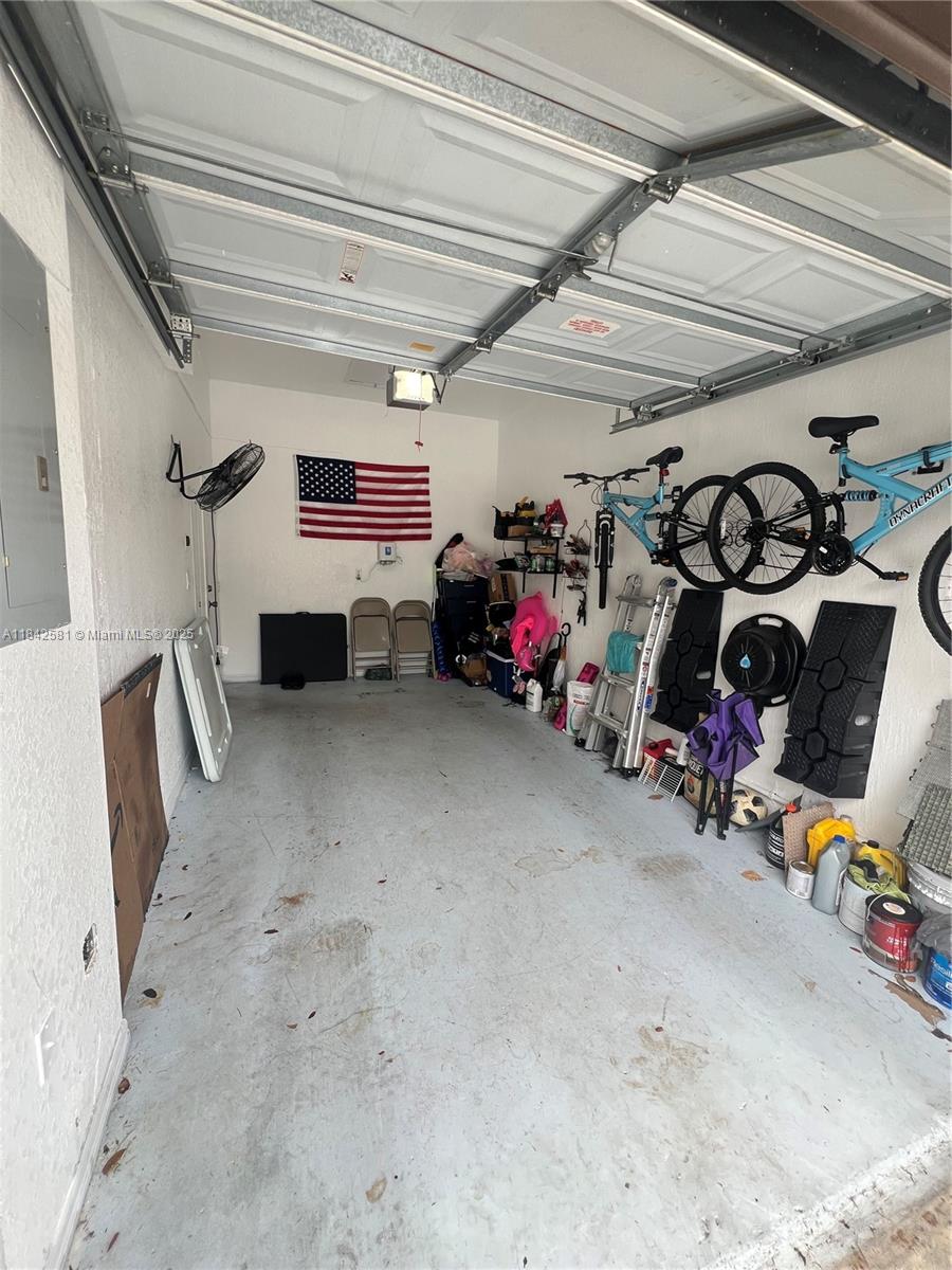 LAKES BY THE BAY JAY - Residential