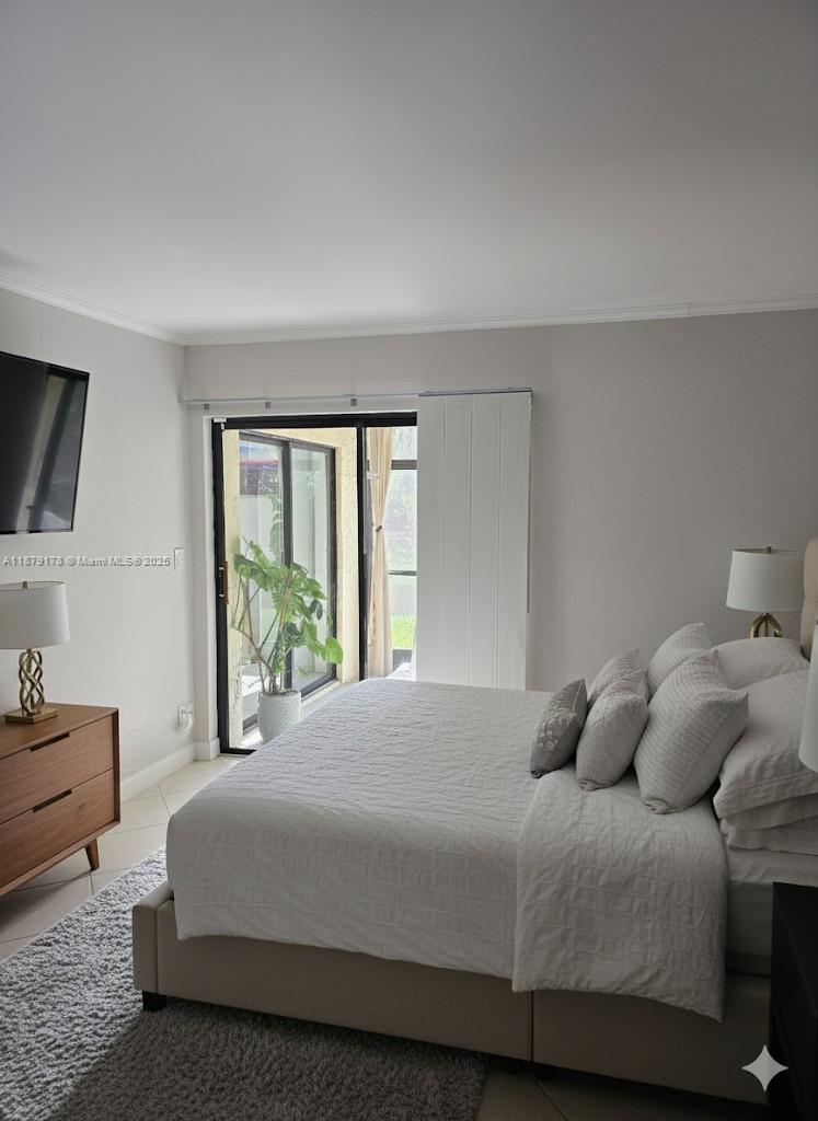 RACQUET CLUB VILLAGE APAR - Residential Lease