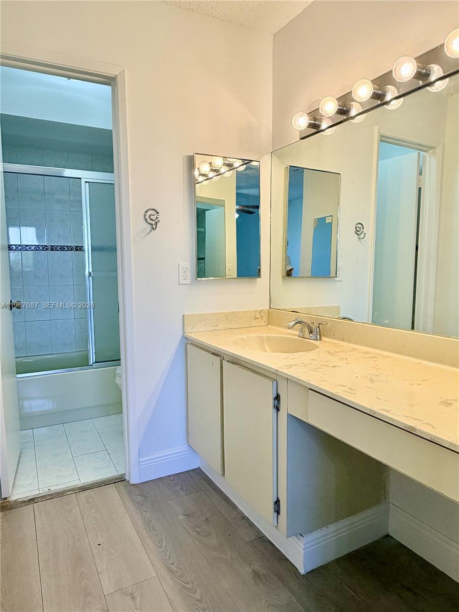 INDIAN SUMMER VILG CONDO - Residential Lease