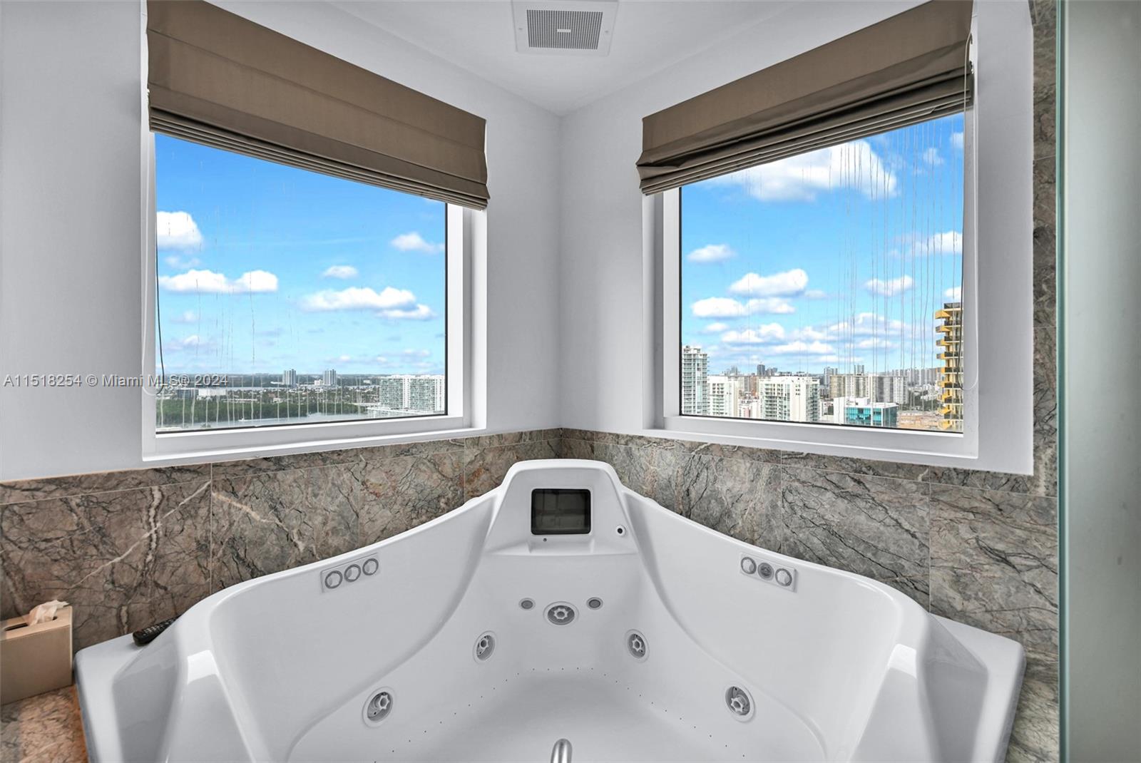 TURNBERRY OCEAN COLONY - Residential