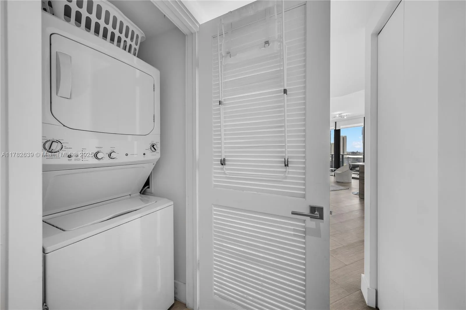 Miami, Florida 33137, United States, 2 Bedrooms Bedrooms, ,2 BathroomsBathrooms,Residential,Active,115600