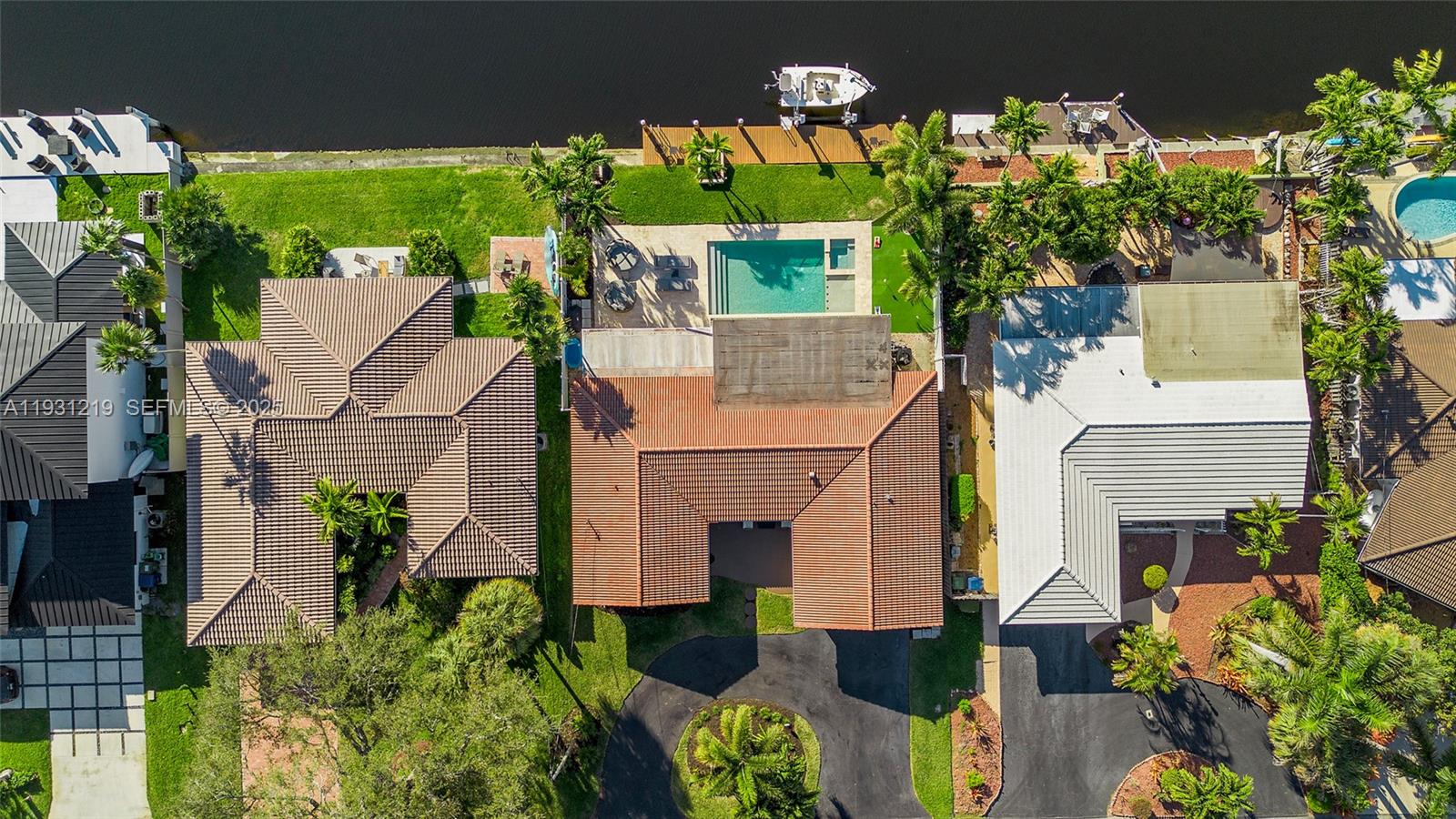 EDGEWATER ESTATES - Residential