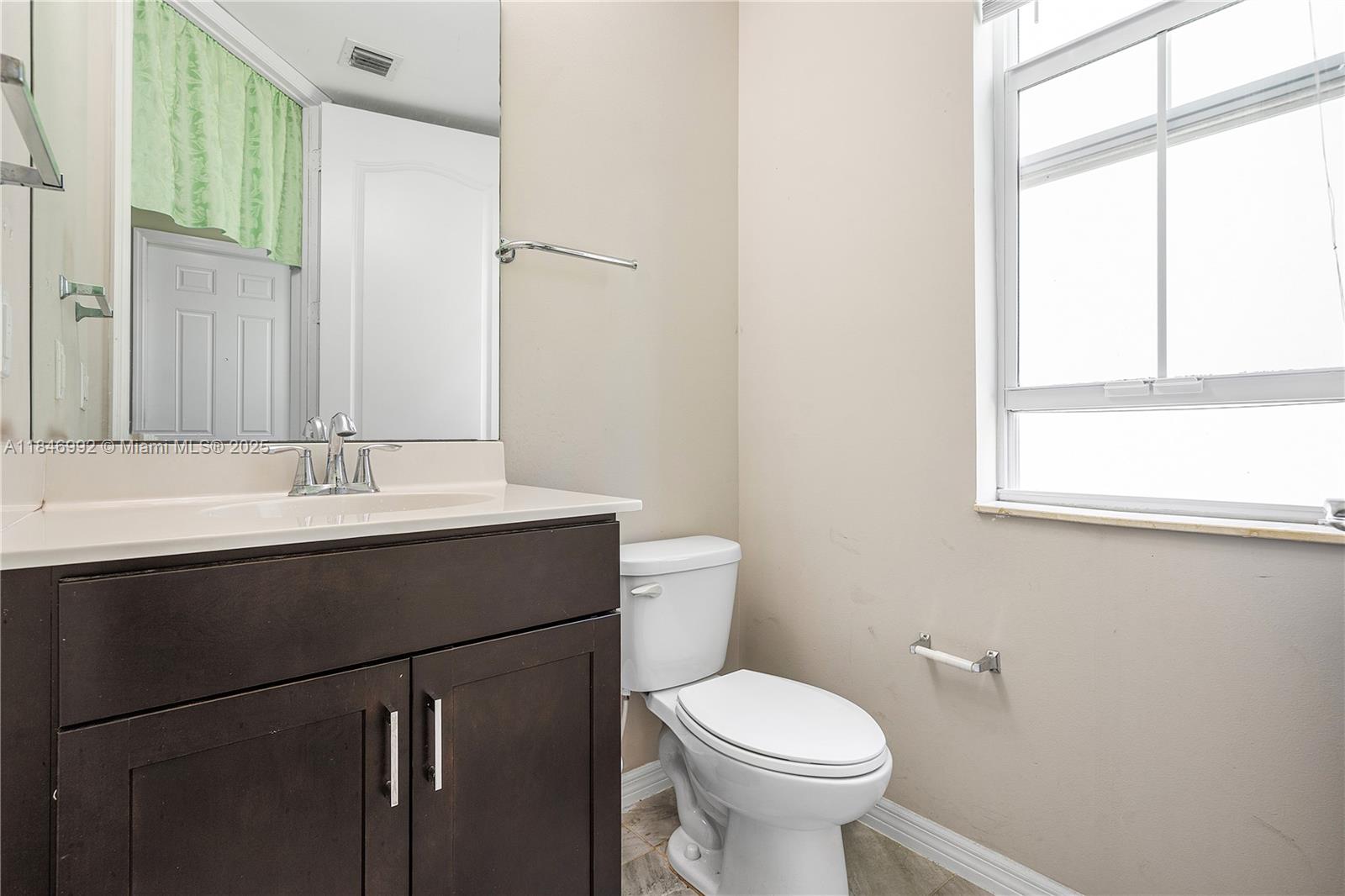 6411 Osprey Landing St, Davie, FL, 33314/$724,999 4 6411 Osprey Landing St
