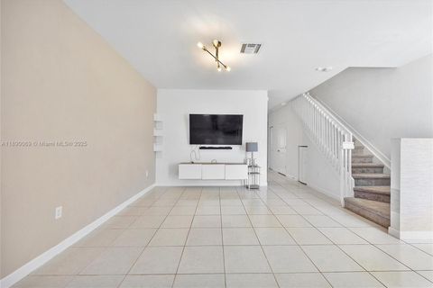 10013 SW 228th Ter 10013 Miami FL 33190