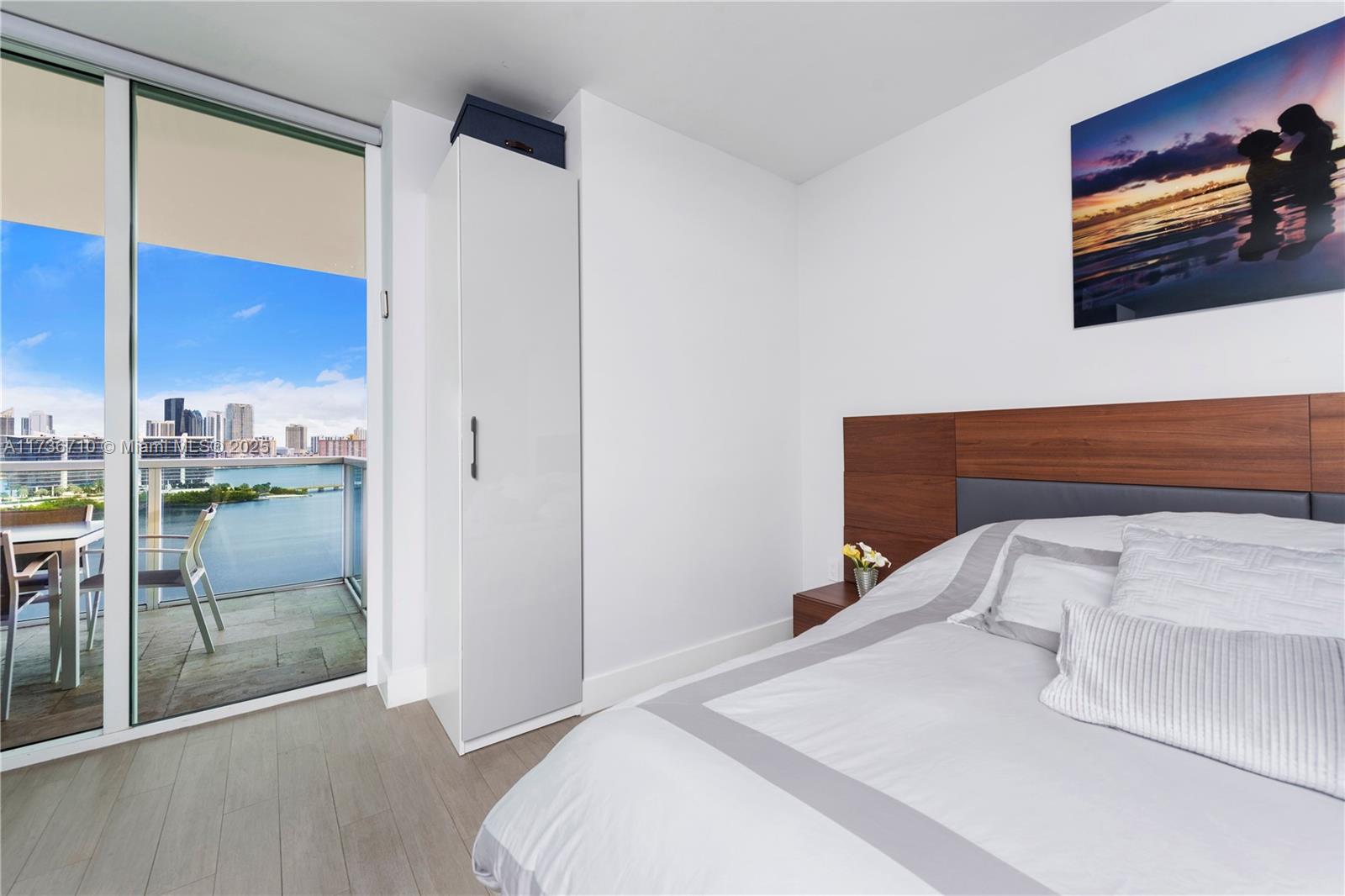 AVENTURA MARINA II - Residential