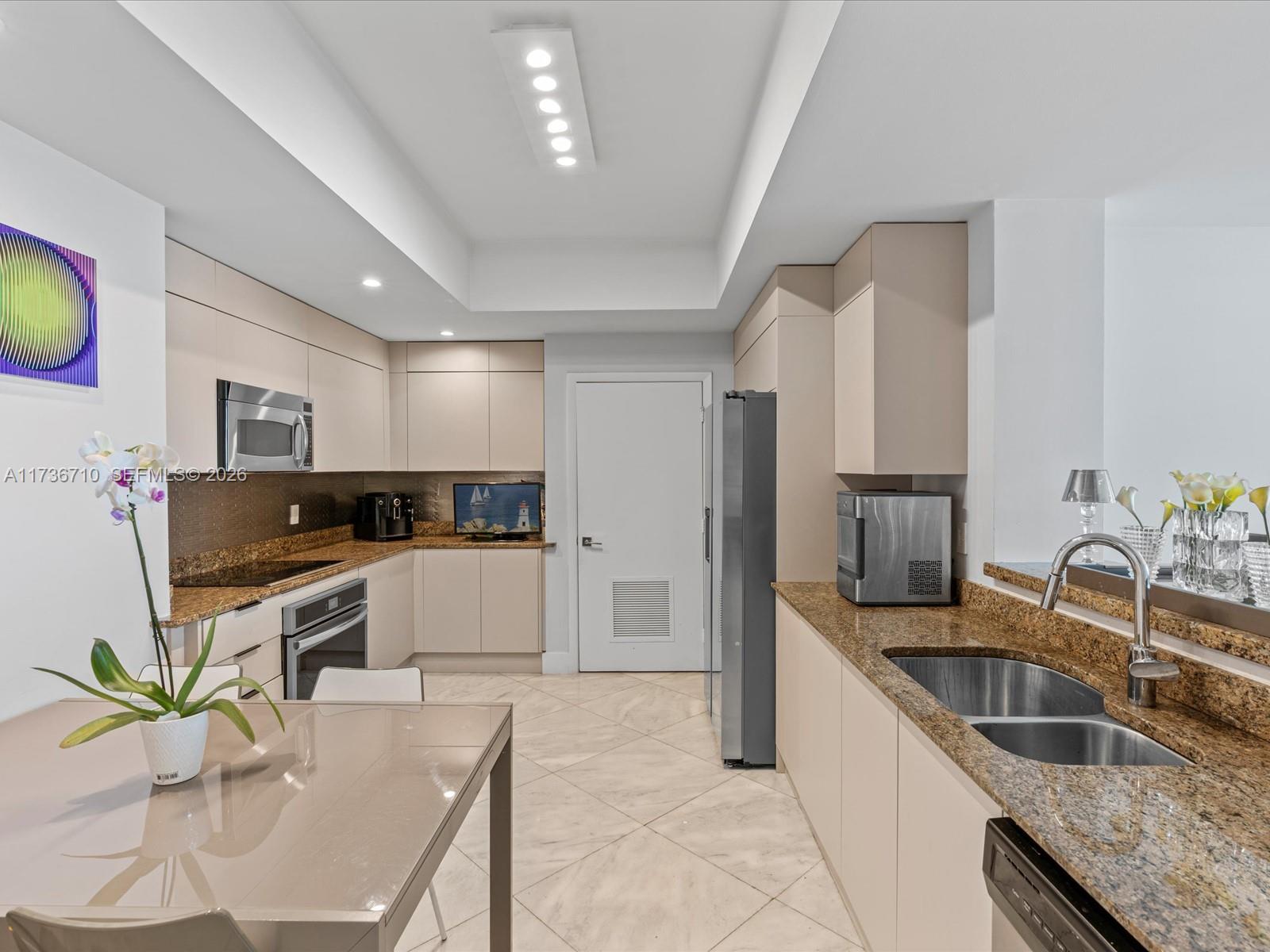 AVENTURA MARINA II - Residential