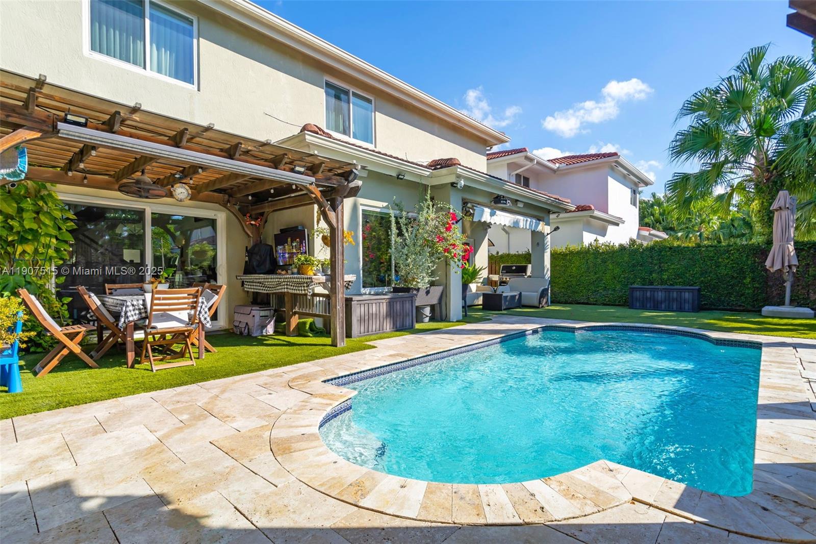 DORAL MEADOWS 1ST ADDN - Residential