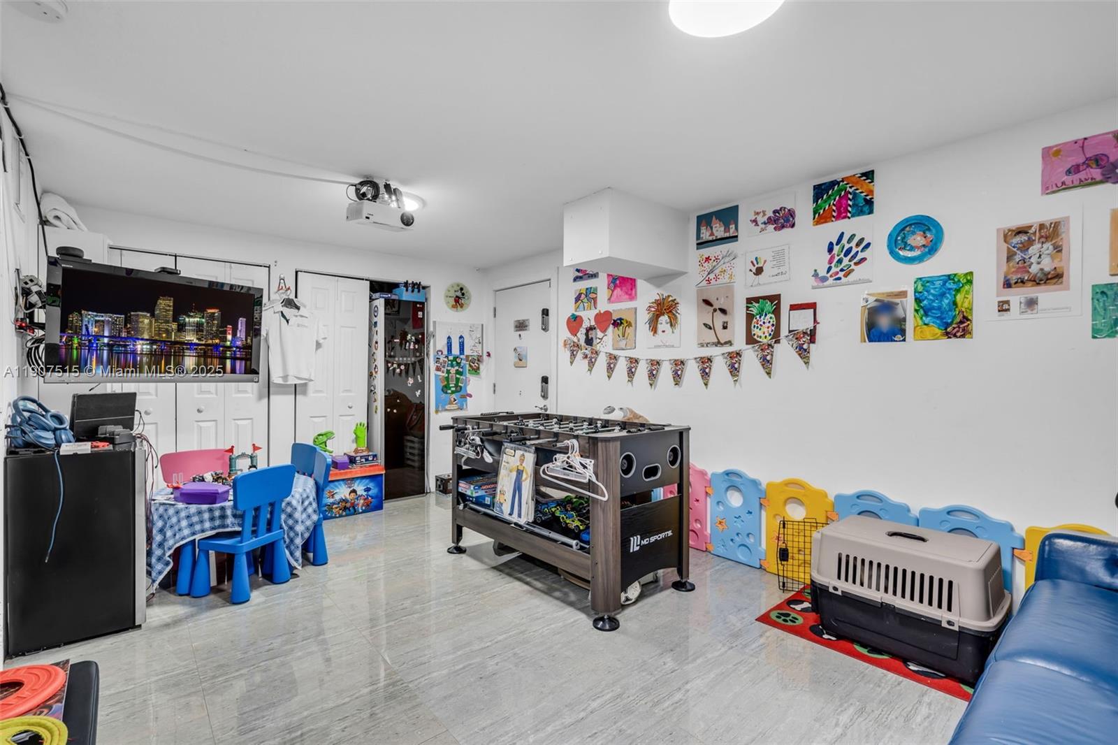 DORAL MEADOWS 1ST ADDN - Residential