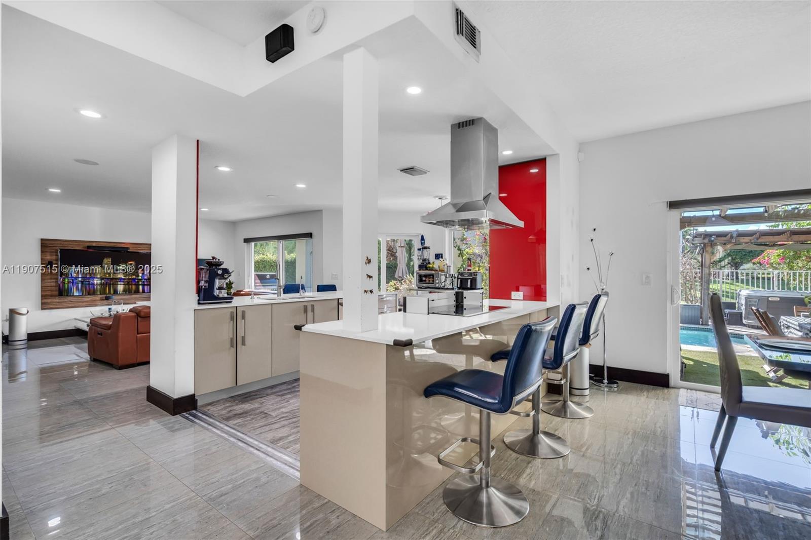 DORAL MEADOWS 1ST ADDN - Residential