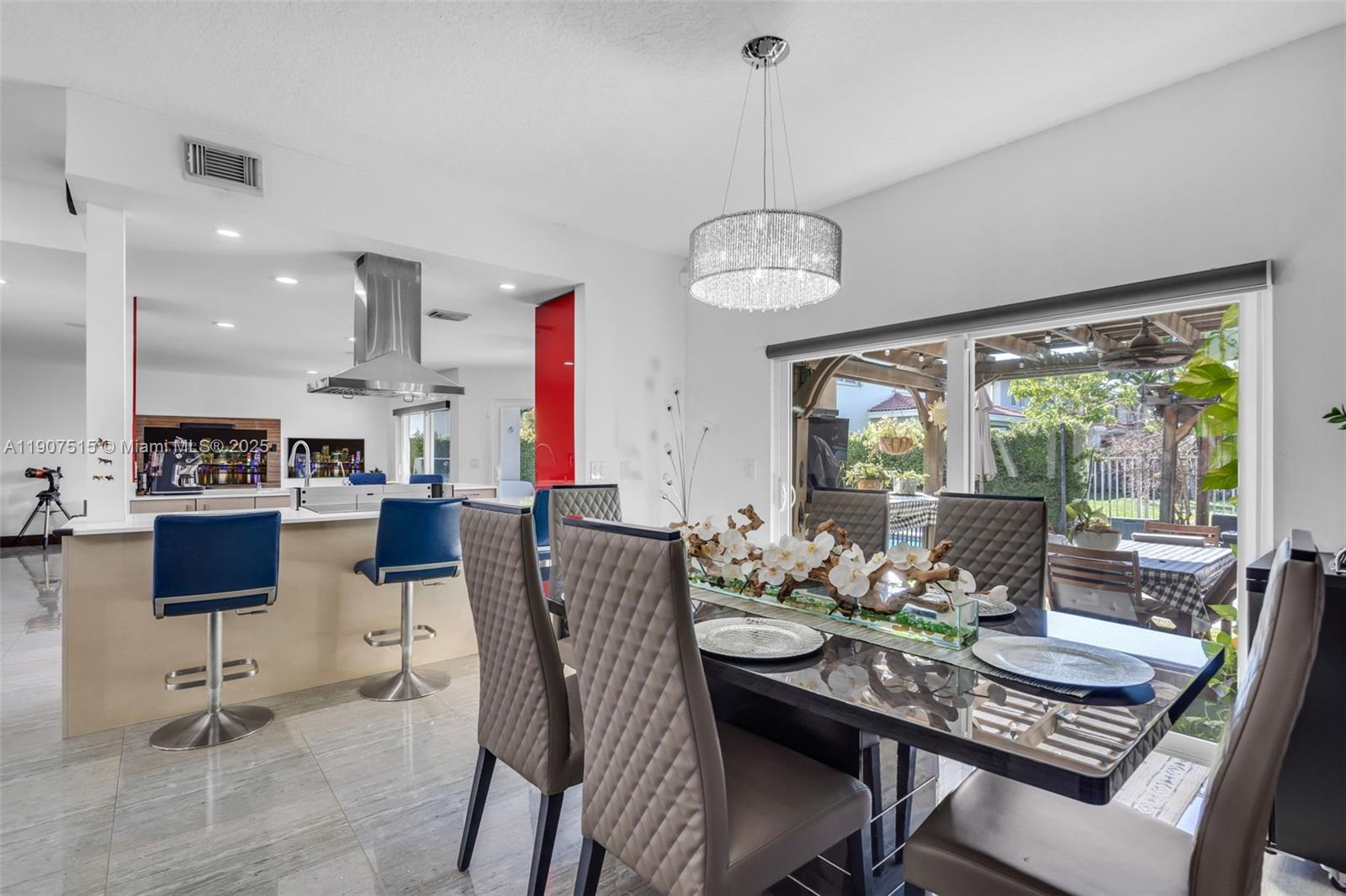 DORAL MEADOWS 1ST ADDN - Residential