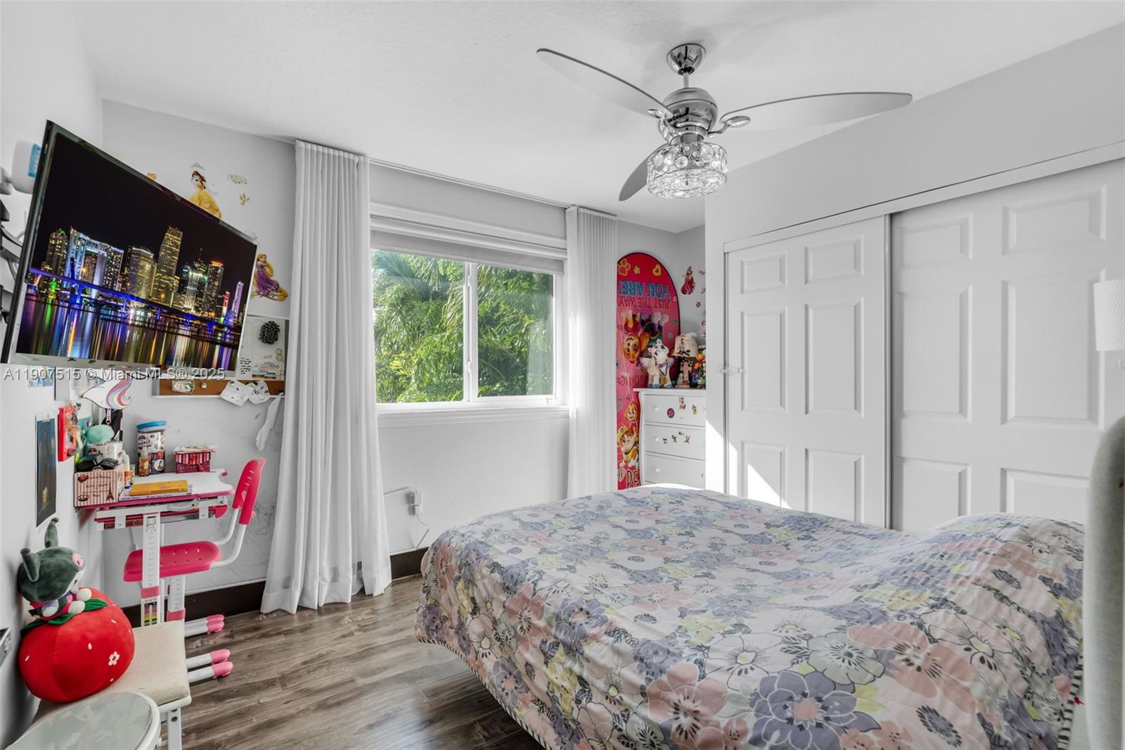 DORAL MEADOWS 1ST ADDN - Residential