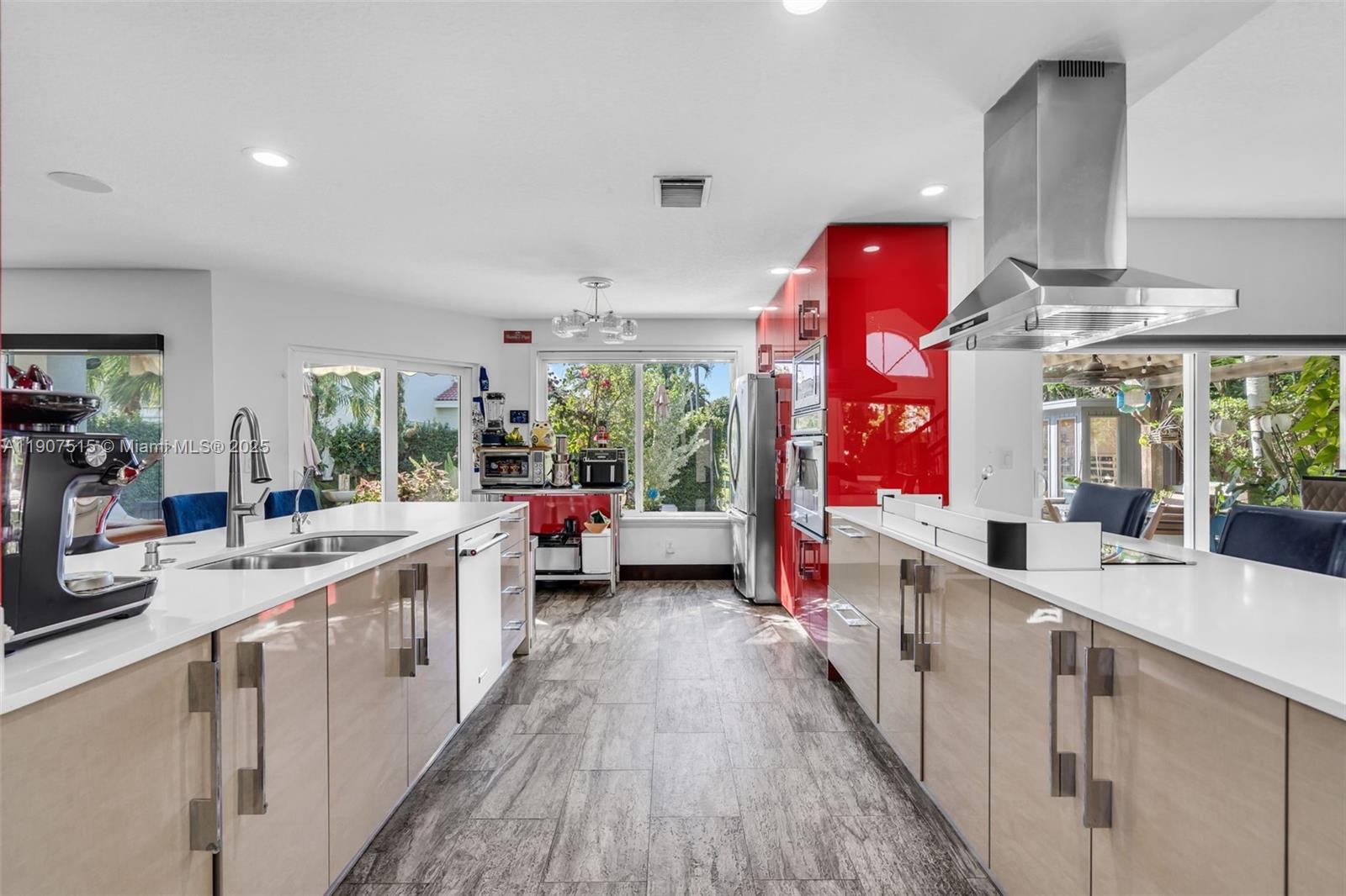 DORAL MEADOWS 1ST ADDN - Residential