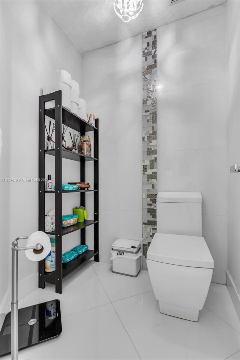 DORAL MEADOWS 1ST ADDN - Residential