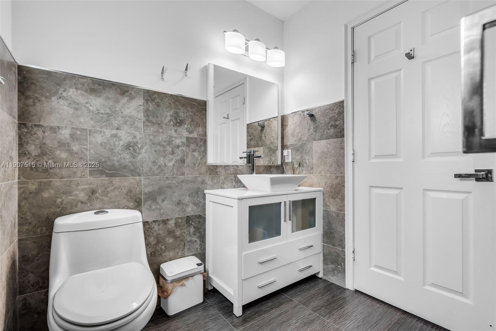 DORAL MEADOWS 1ST ADDN - Residential