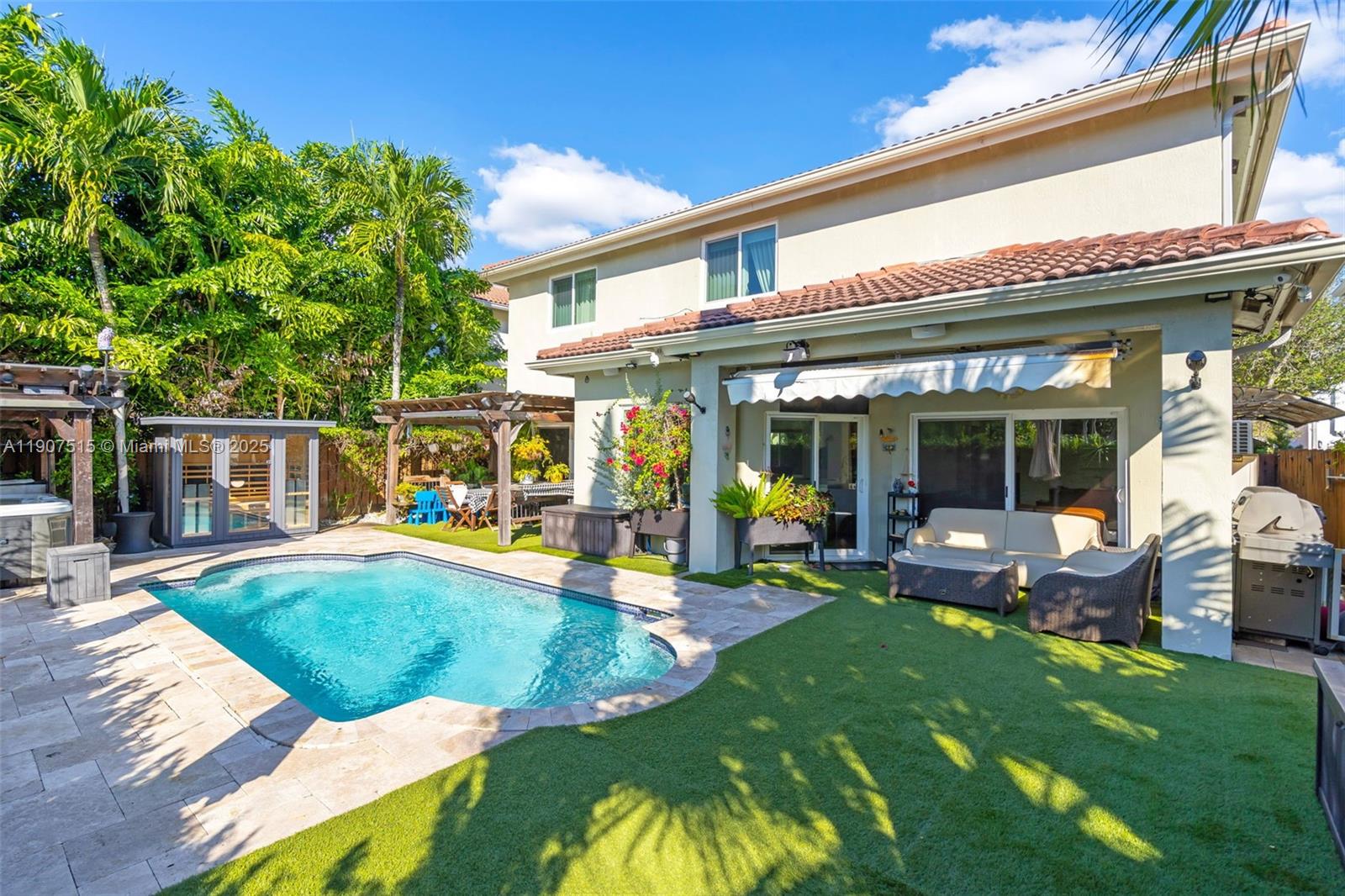 DORAL MEADOWS 1ST ADDN - Residential