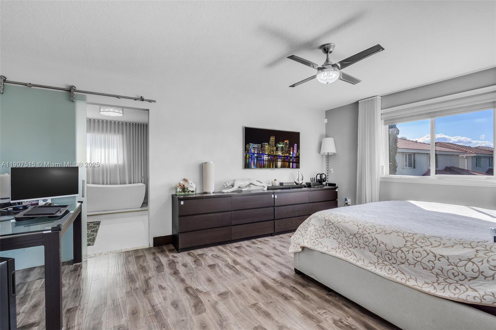 DORAL MEADOWS 1ST ADDN - Residential