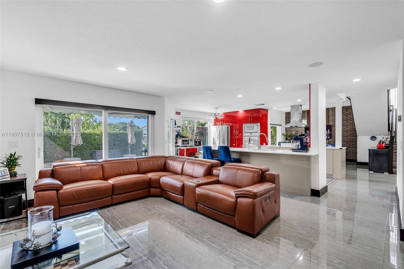 DORAL MEADOWS 1ST ADDN - Residential