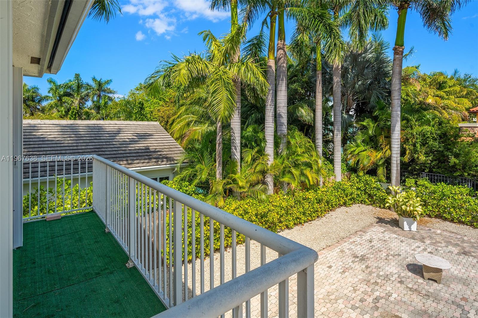 GOLDEN BEACH SEC E - Residential