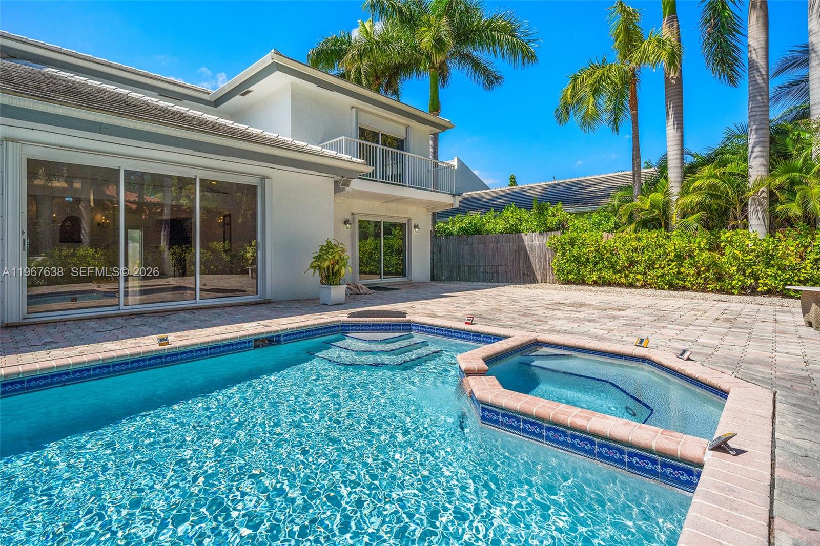 GOLDEN BEACH SEC E - Residential