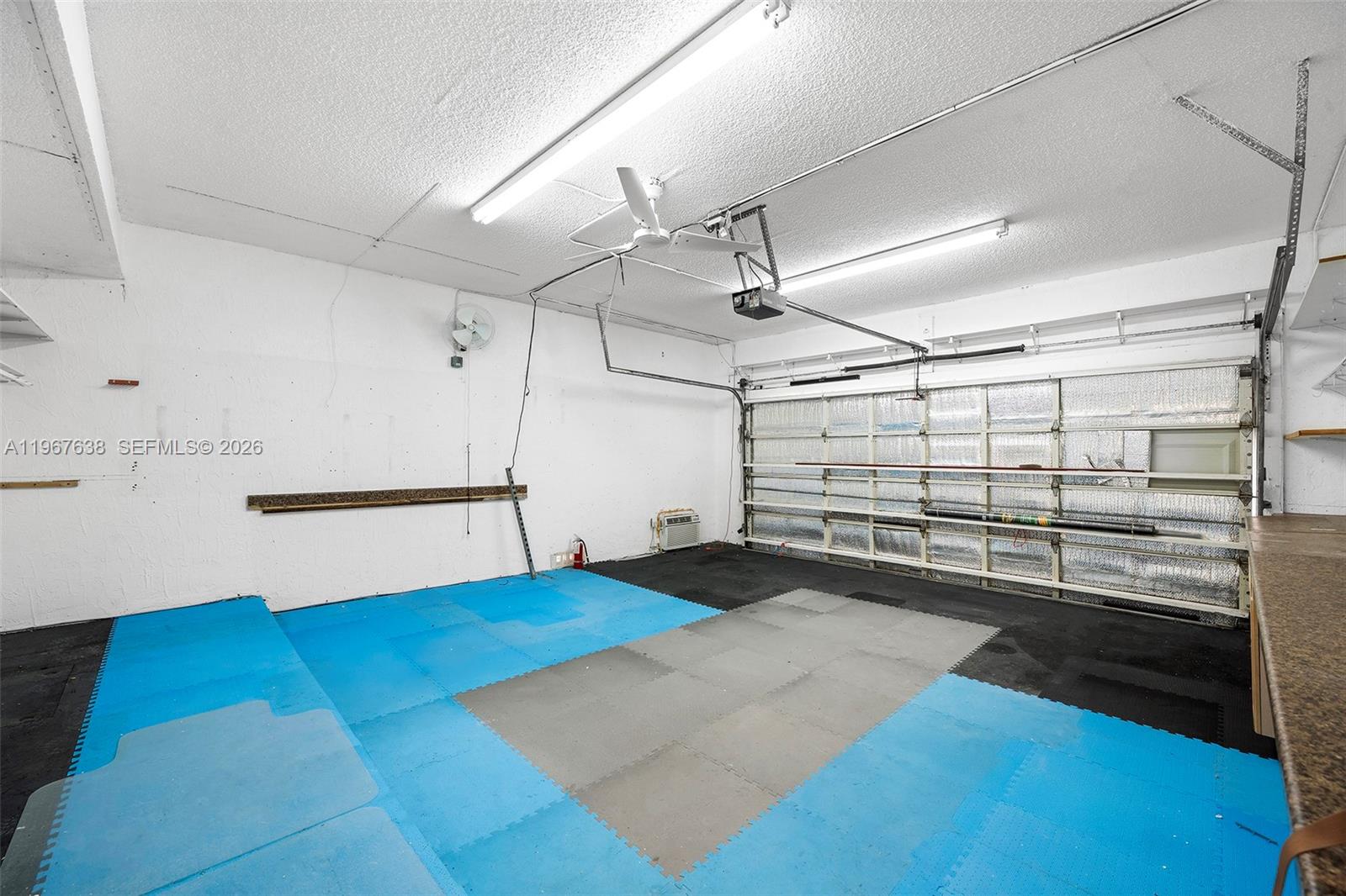 GOLDEN BEACH SEC E - Residential