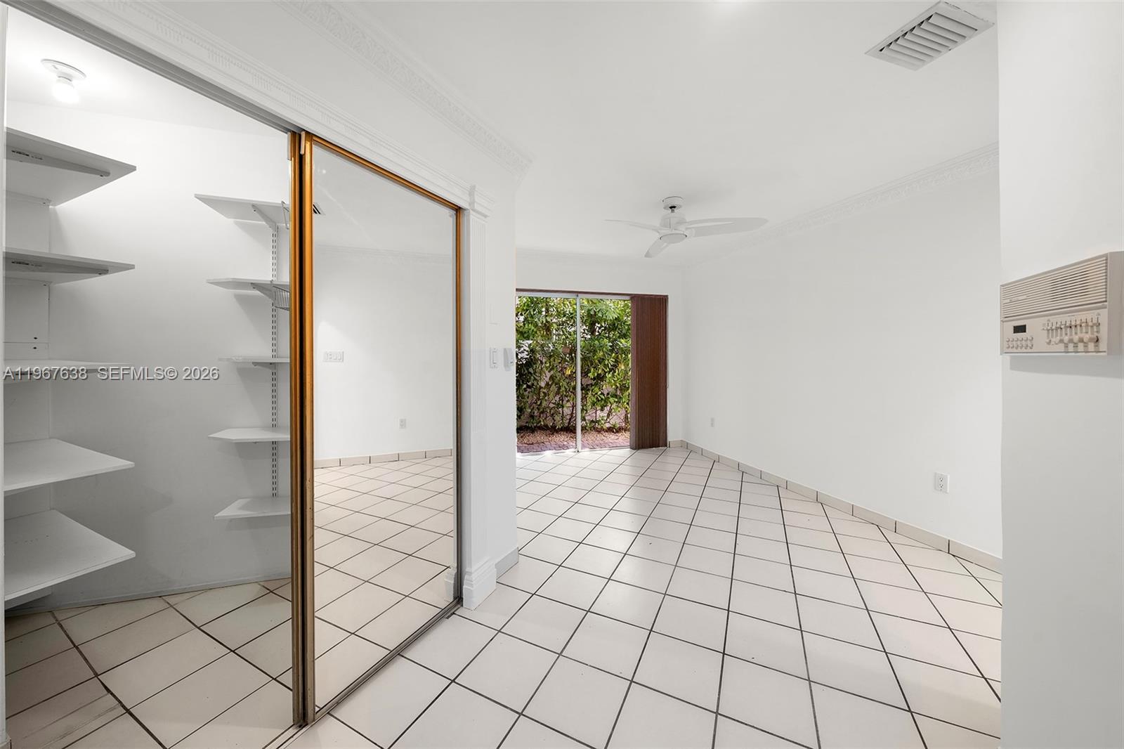 GOLDEN BEACH SEC E - Residential