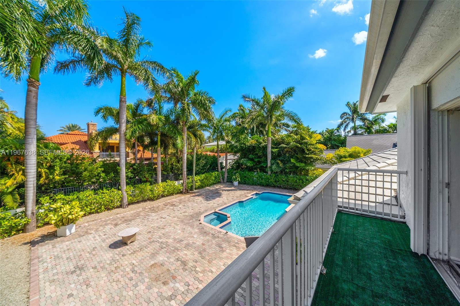 GOLDEN BEACH SEC E - Residential