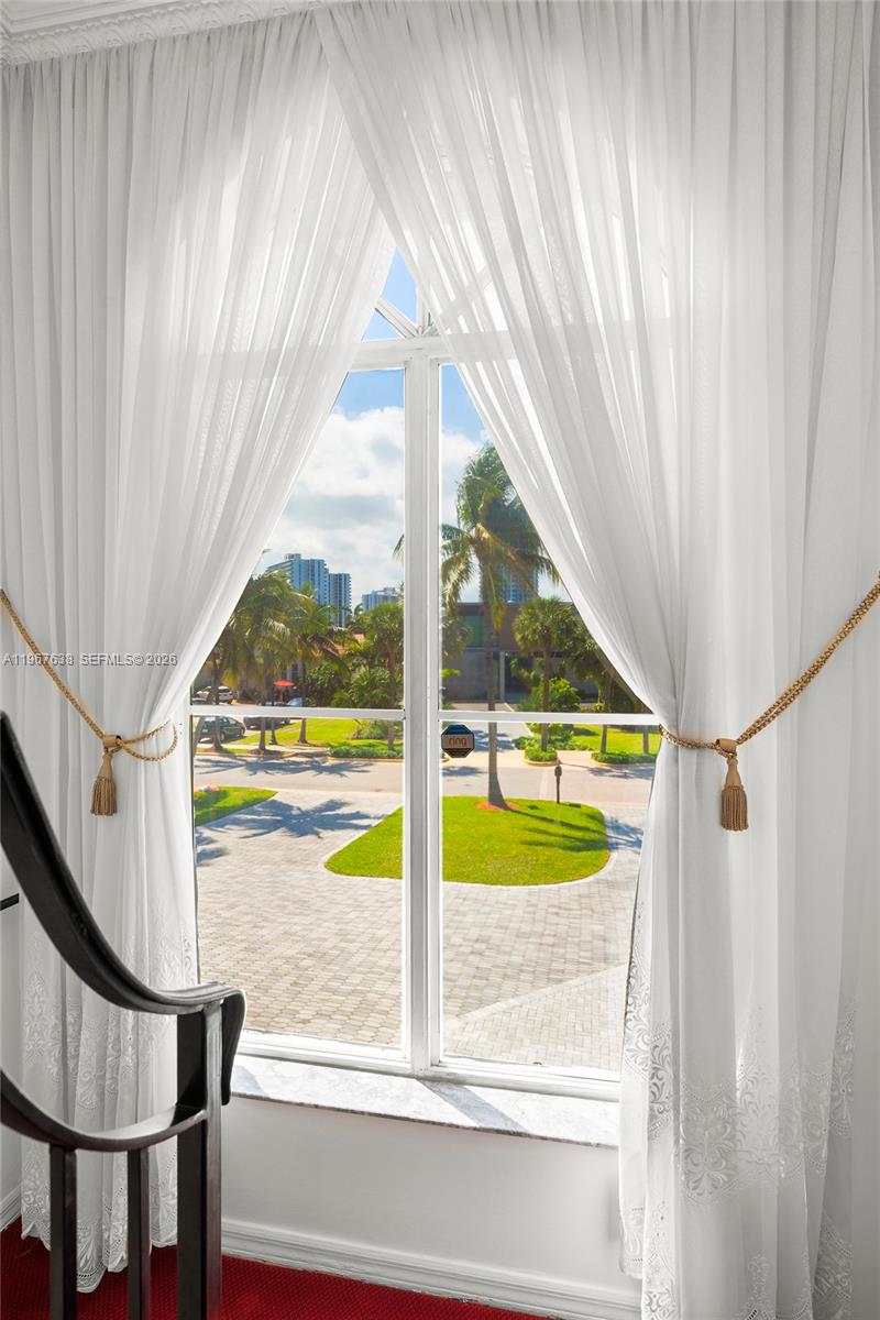 GOLDEN BEACH SEC E - Residential