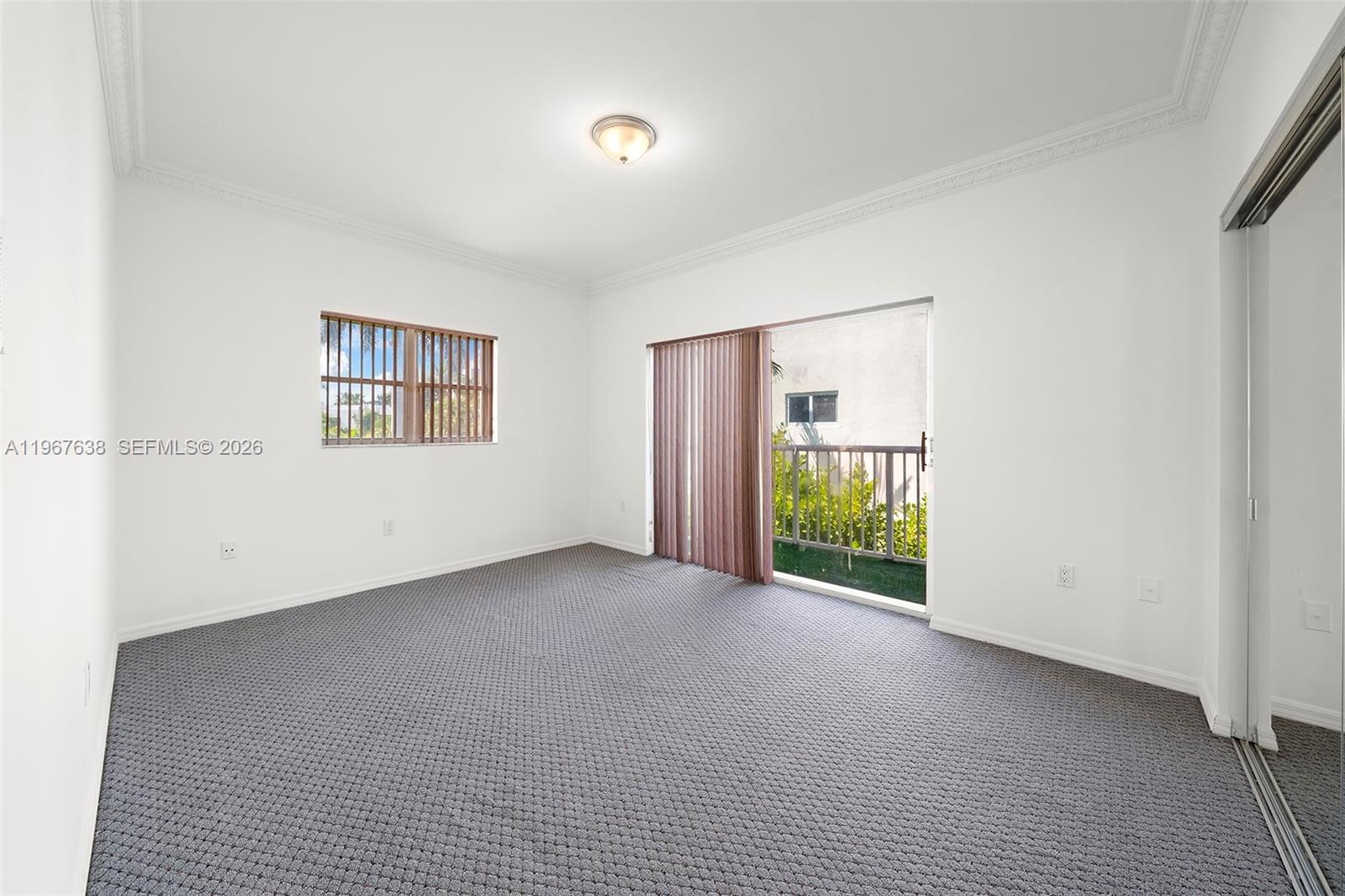 GOLDEN BEACH SEC E - Residential