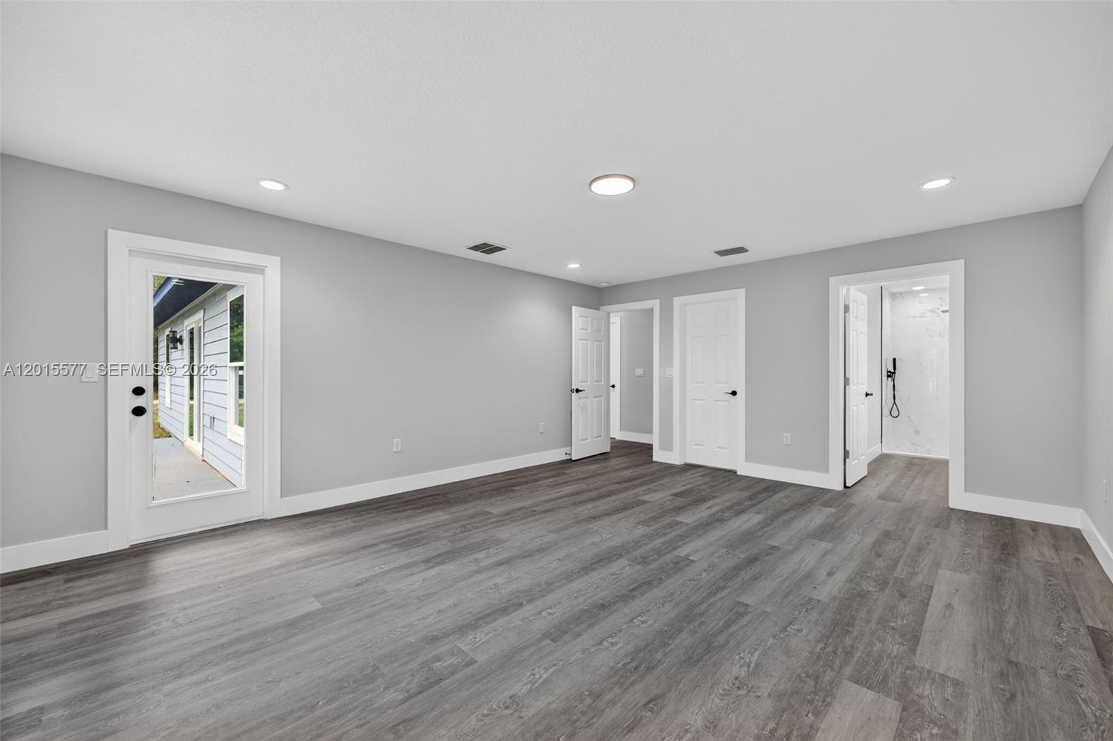 ROLLING RANCH ESTATE - Residential