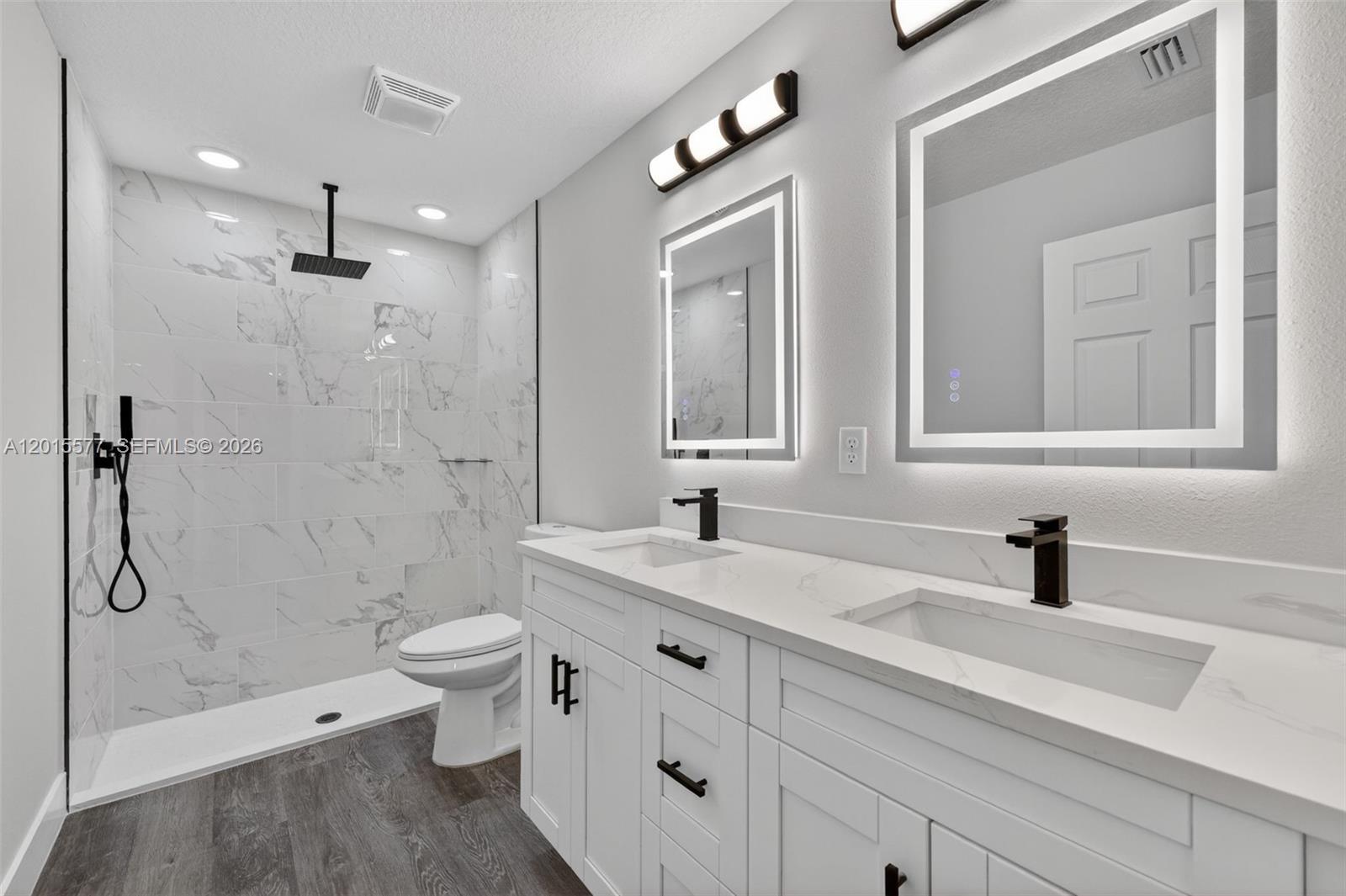 ROLLING RANCH ESTATE - Residential