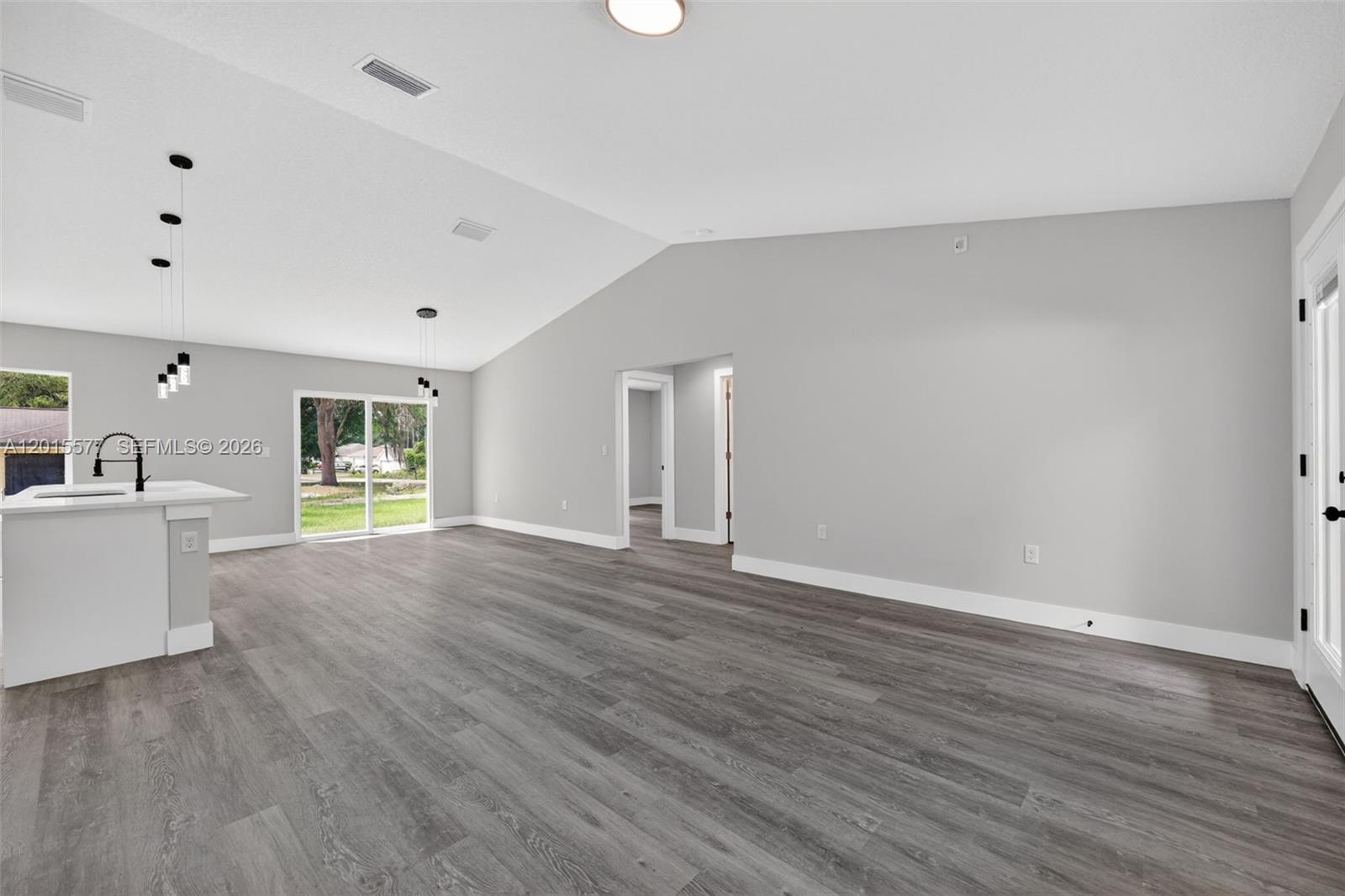 ROLLING RANCH ESTATE - Residential
